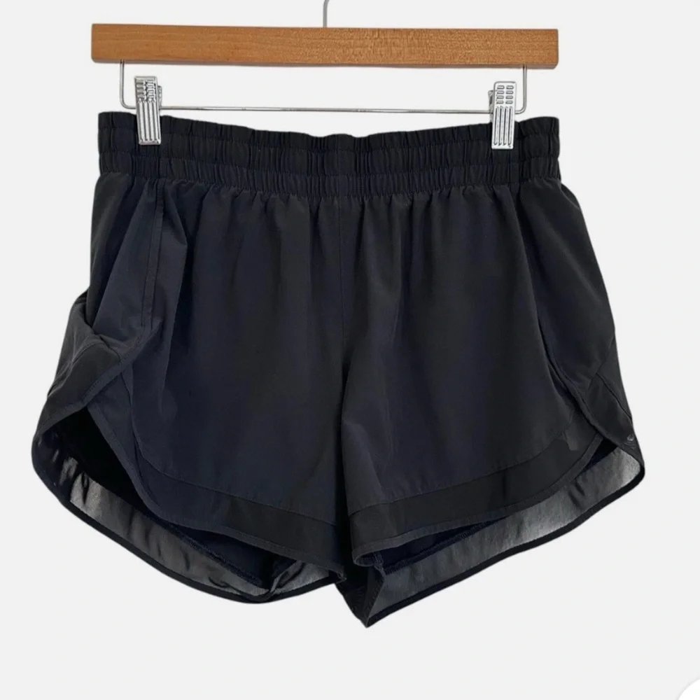 Athleta Mesh Racer Run 2.5” short, black, medium - Picture 6 of 13
